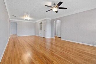2327 42nd St S in St. Petersburg, FL - Building Photo - Building Photo