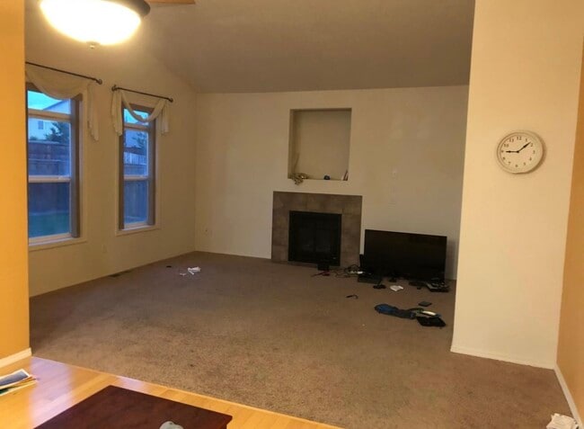 525 S Glenmoor Dr in Moses Lake, WA - Building Photo - Building Photo