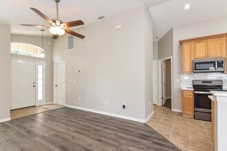 11710 Mango Cross Ct in Seffner, FL - Building Photo - Building Photo