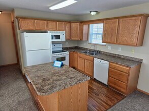 4410-4152 152nd St in Urbandale, IA - Building Photo - Building Photo