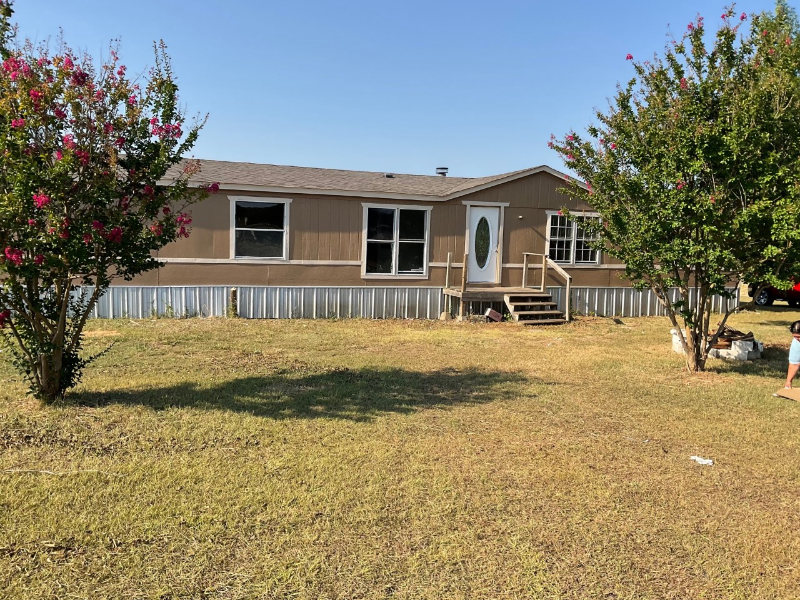 328 Forest Creek Ln in Bruceville, TX - Building Photo