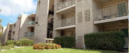 Pinebrook Apartments in Landover, MD - Building Photo - Building Photo