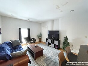 775 Parker St, Unit 3 in Boston, MA - Building Photo - Building Photo