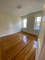 126 Warren St, Unit G3 in Boston, MA - Building Photo
