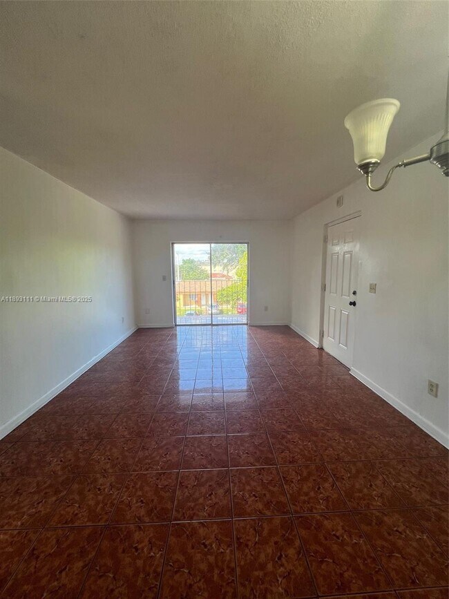 13725 NE 6th Ave in North Miami, FL - Building Photo - Building Photo