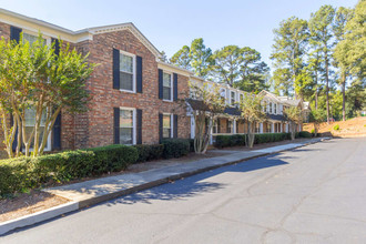 The Mason Mills Apartments in Decatur, GA - Foto de edificio - Building Photo