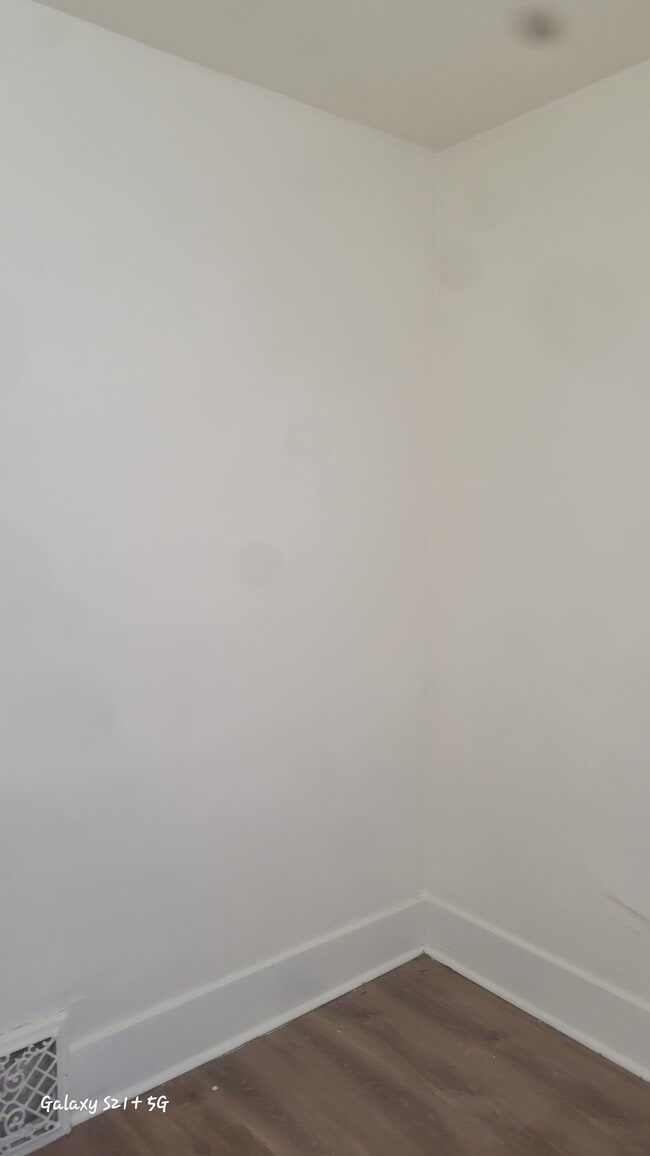 3261-3263 N 26th St, Unit Upper in Milwaukee, WI - Building Photo - Building Photo