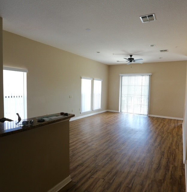 3704 Avalon Park East Blvd in Orlando, FL - Building Photo - Building Photo