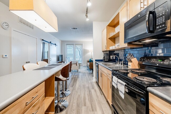 810 W St Johns Ave, Unit 1261 in Austin, TX - Foto de edificio - Building Photo