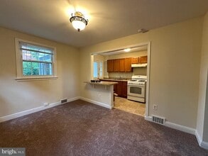 127 S Glebe Rd in Arlington, VA - Building Photo - Building Photo