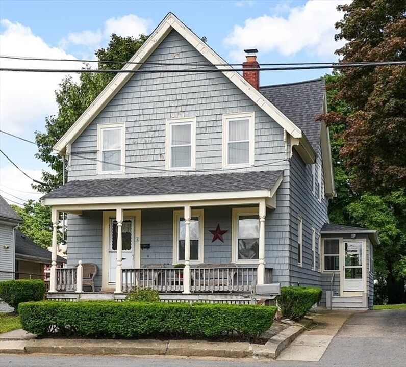 4 Fern St in Taunton, MA - Building Photo