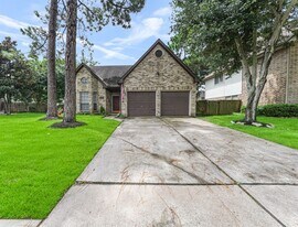 13515 Ryanwood Dr in Houston, TX - Building Photo