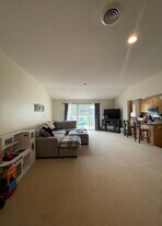 2401 Oxford Dr SE, Unit B in Willmar, MN - Building Photo