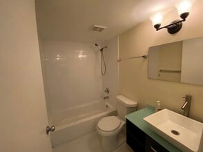 1720 NW North River Dr, Unit Serenity on the River in Miami, FL - Building Photo - Building Photo