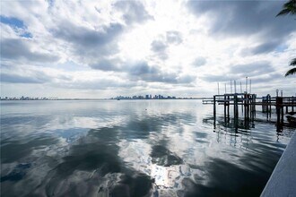 1750 S Treasure Dr in North Bay Village, FL - Building Photo - Building Photo