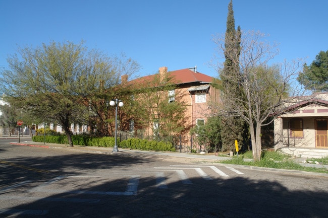 220 E 14th St in Tucson, AZ - Building Photo - Building Photo