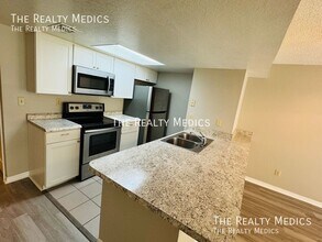 5012 Laguna Bay Cir in Kissimmee, FL - Building Photo - Building Photo