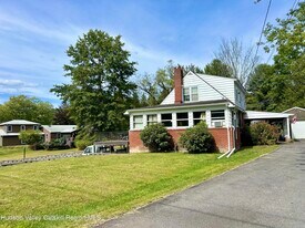 11 Julia Ave in New Paltz, NY - Building Photo
