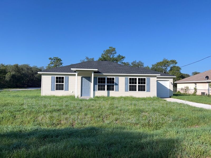 8 Malauka Terrace in Ocklawaha, FL - Building Photo