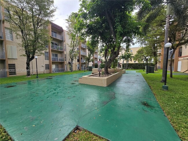 4715 NW 7th St in Miami, FL - Building Photo - Building Photo