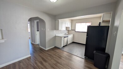 5825 Sunshine Dr, Unit 1E in St. Louis, MO - Building Photo - Building Photo