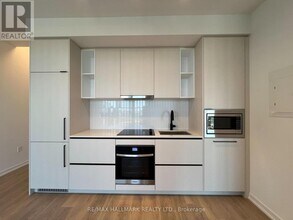 1285 Dupont St in Toronto, ON - Building Photo - Building Photo