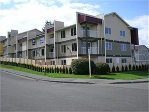 Mt Baker View Condos in Everett, WA - Building Photo - Building Photo