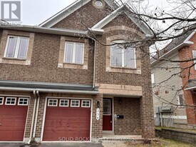 354 Forestbrook St in Ottawa, ON - Building Photo