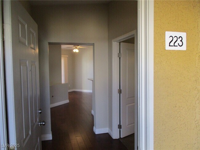 8400 W Charleston Blvd in Las Vegas, NV - Building Photo - Building Photo