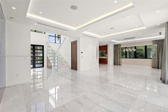 1225 S Biscayne Point Rd in Miami Beach, FL - Building Photo - Building Photo