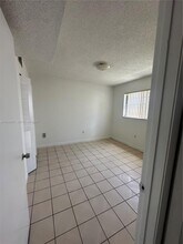120 W 9th St in Hialeah, FL - Building Photo - Building Photo