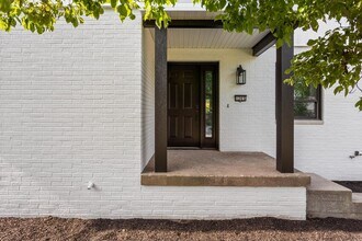 1205 Broadmoor Dr in Champaign, IL - Building Photo - Building Photo
