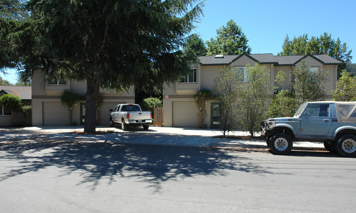 219 Fern St in Santa Cruz, CA - Building Photo