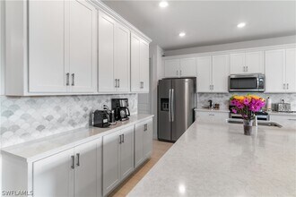 4385 Sonoma Oaks Dr in Naples, FL - Building Photo - Building Photo