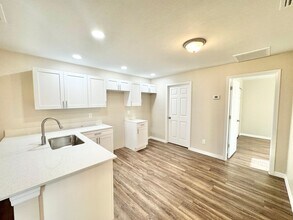 5031 27th Pl SW-Unit -#1 in Naples, FL - Building Photo - Building Photo
