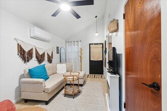 1307 W St in Sacramento, CA - Building Photo - Building Photo