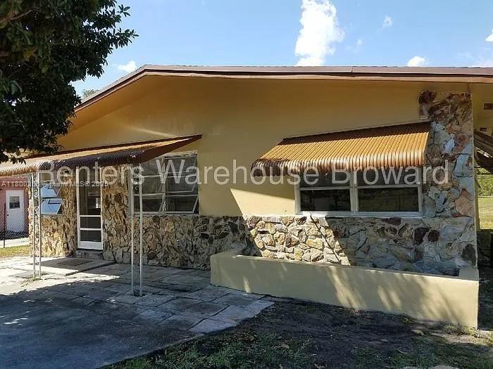 46 NW 14th Ct in Dania Beach, FL - Building Photo