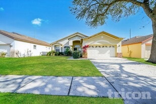 1810 Cattleman Dr in Brandon, FL - Building Photo