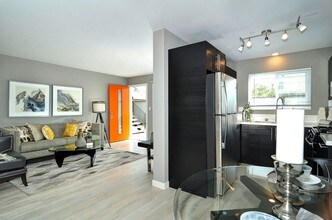 4533 North Ave in San Diego, CA - Building Photo - Interior Photo