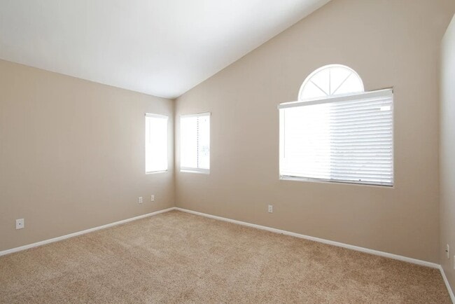 361 Via Capri in Hemet, CA - Building Photo - Building Photo