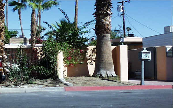 980 E Parocela Pl in Palm Springs, CA - Building Photo