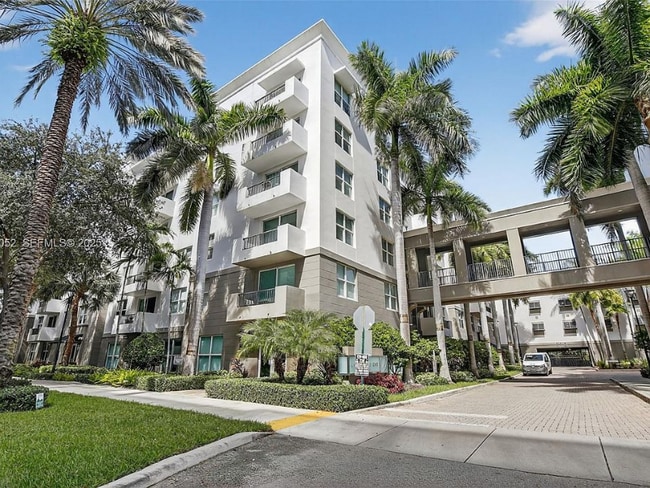 2421 NE 65th St, Unit 22