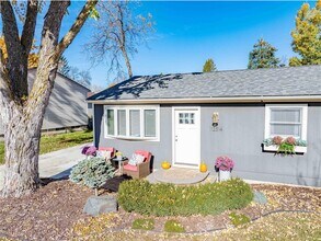 112514 E Washington Ln in Chaska, MN - Building Photo - Building Photo