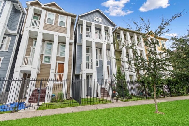 property at 2409 Lawrence St