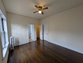 2423 N Spaulding Ave in Chicago, IL - Building Photo - Building Photo