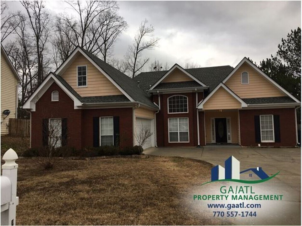 2832 Oak Vista Way SW in Lawrenceville, GA - Building Photo