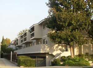 812 S Marengo Ave in Pasadena, CA - Foto de edificio - Building Photo