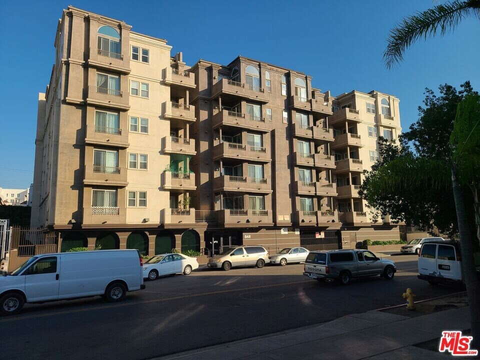 848 Irolo St-Unit -406 in Los Angeles, CA - Foto de edificio