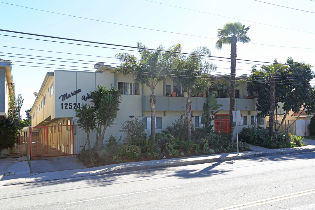 Marina Vista Apartments in Los Angeles, CA - Building Photo