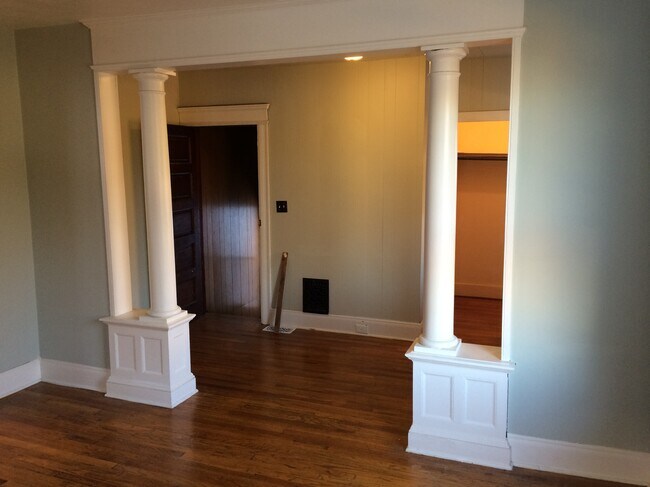 405 Tompkins St, Unit 2 in Syracuse, NY - Foto de edificio - Building Photo